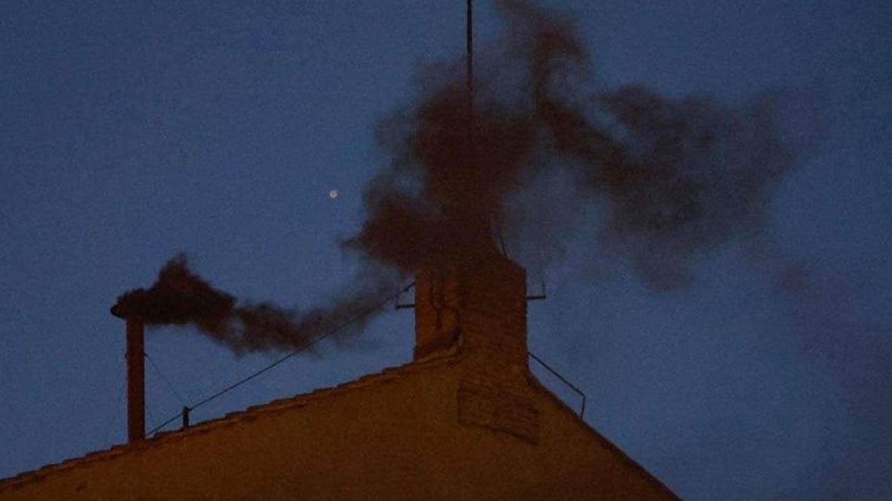 புதிய பாப்பரசர் தேர்விற்கான முதல் வாக்குப்பதிவு நிறைவு