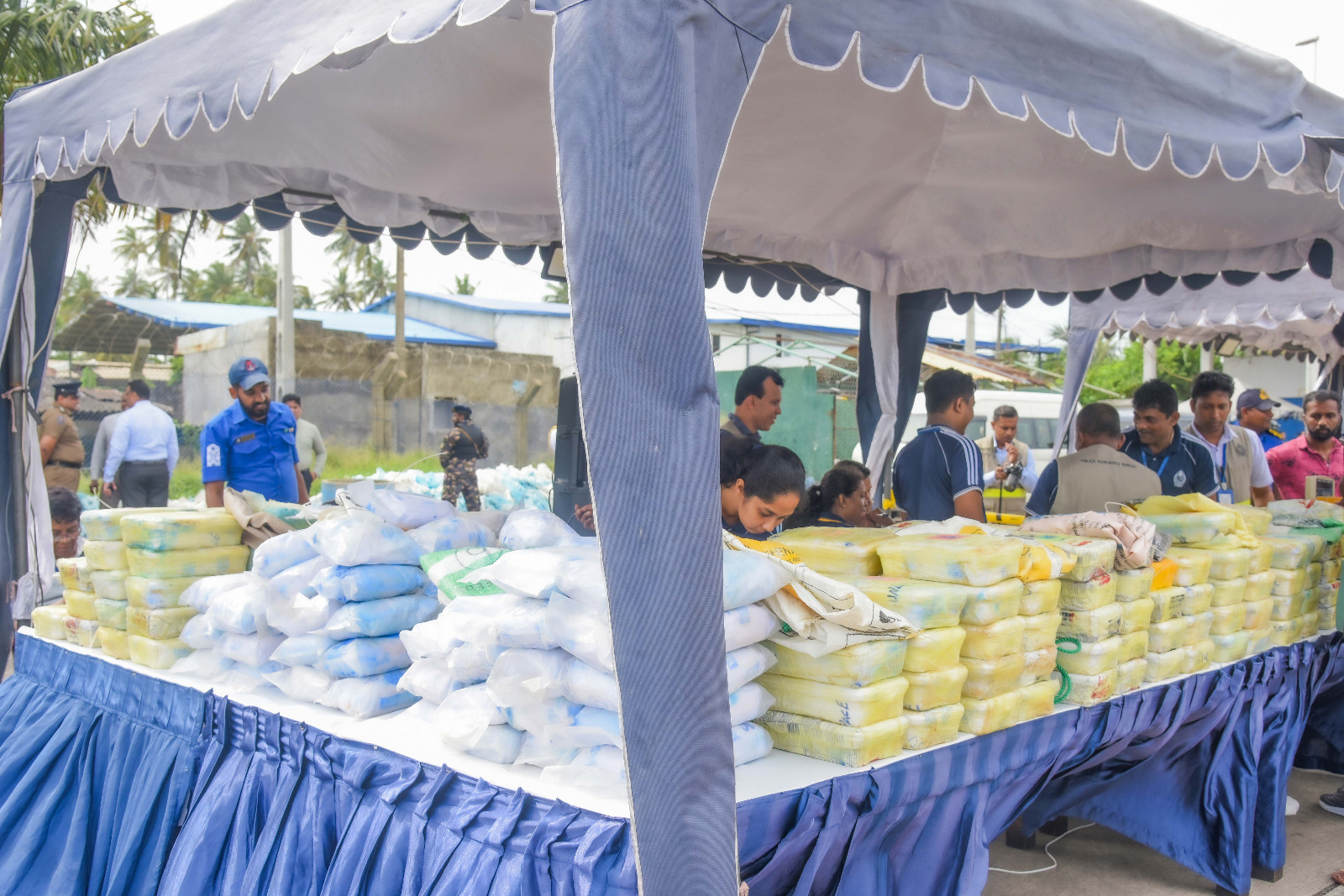 கடற்படையினரால் கைப்பற்றப்பட்ட போதைப்பொருட்களின் பெறுமதி 1,000 கோடி ரூபாவுக்கும் அதிகம்…!