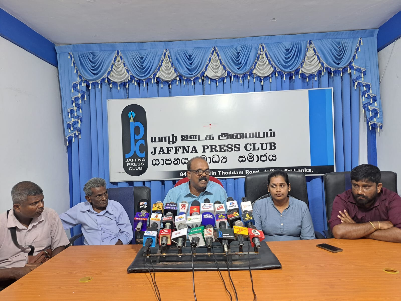 எம்மை புறக்கணித்து பேச்சா: பாரபட்சமாக செயற்படுகிறது  பௌத்த சாசன அமைச்சு – காணி உரிமையாளர்கள் குற்றச்சாட்டு