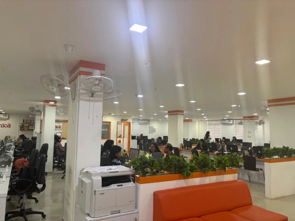 Working emplooyes in TVM branch