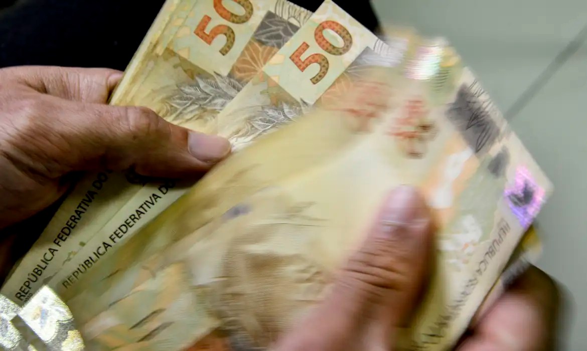 Reajuste no Bolsa Família começa a ser pago em 19 de outubro