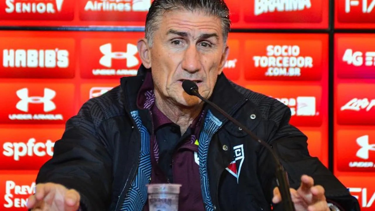 Ex técnico do São Paulo emociona ao receber visita de comitiva enquanto luta contra doença | Blog do São Paulo