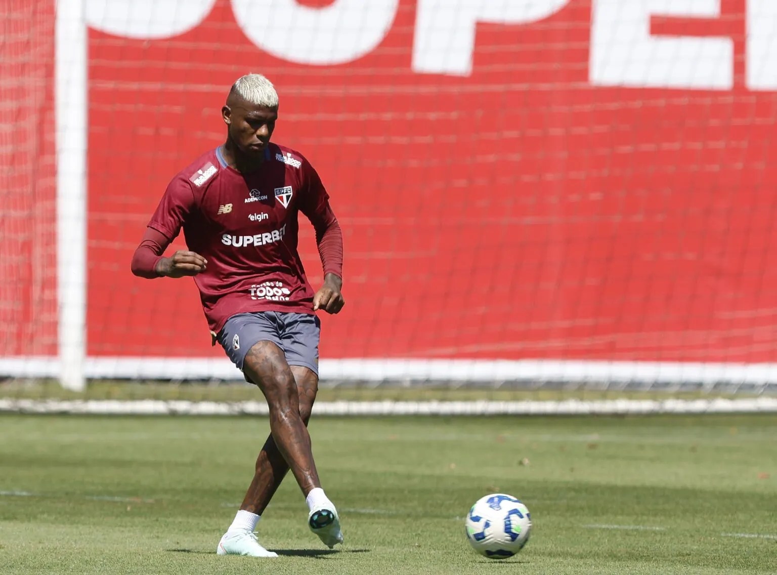 Seja homem, rapaz! Ex-São Paulo detona atitudes de Arboleda | Blog do São Paulo