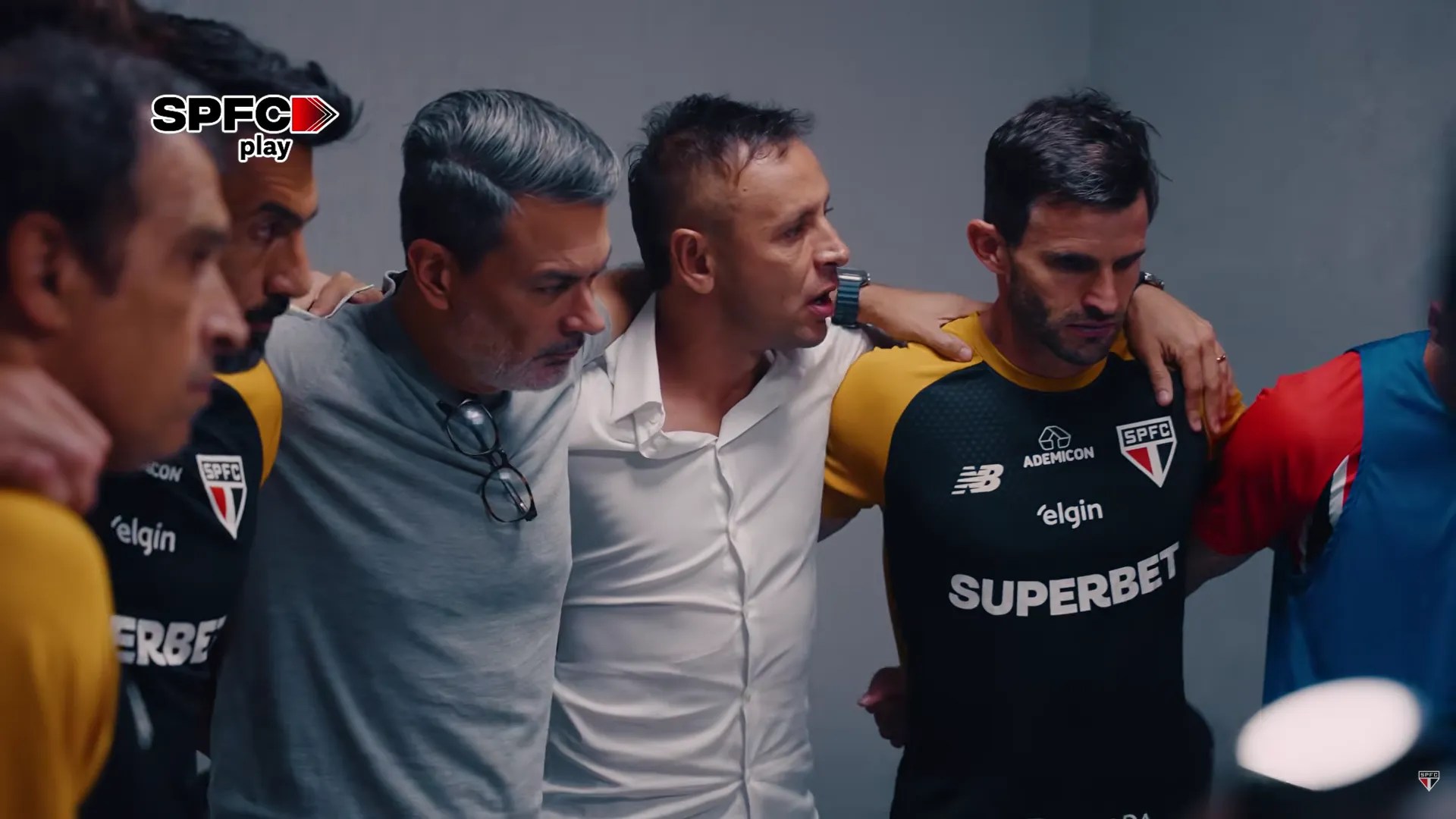 São Paulo considera 2 reforços mesmo vendo o elenco pronto para 2026 | Blog do São Paulo