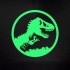 Gorra negra para niño con diseño luminiscente de dinosaurio de Jurassic World brillando en verde en la oscuridad.