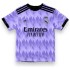 Franela de fútbol morada para niño del Real Madrid con estampado geométrico y publicidad en el pecho