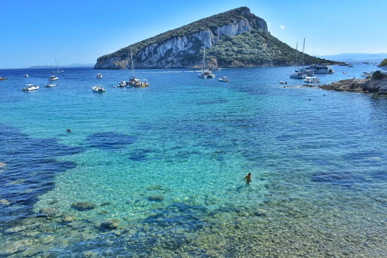 Spiaggia di Cala Moresca come raggiungerla sardegnatoujours Spiaggia di Cala Moresca come raggiungerla sardegnatoujours