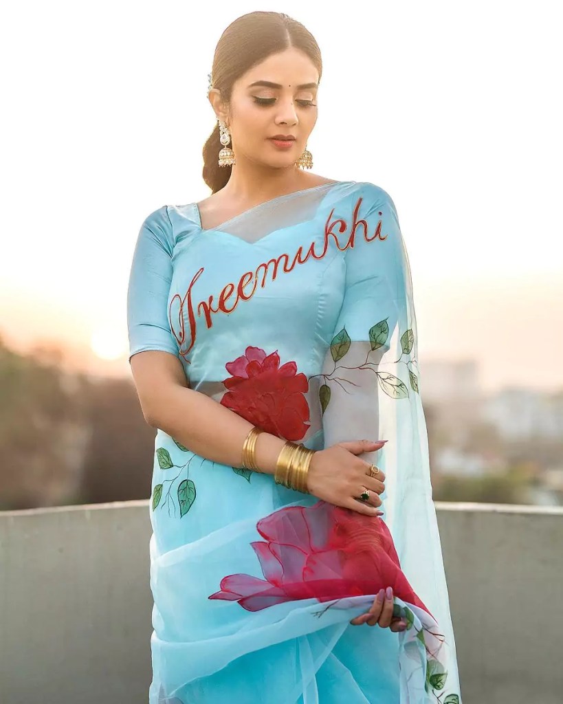 Sreemukhi's custom name printed saree for ETV Ugadi 2022 event!