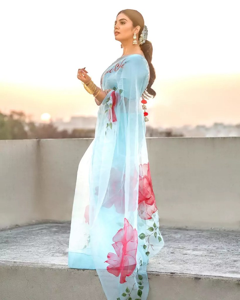 Sreemukhi's custom name printed saree for ETV Ugadi 2022 event!