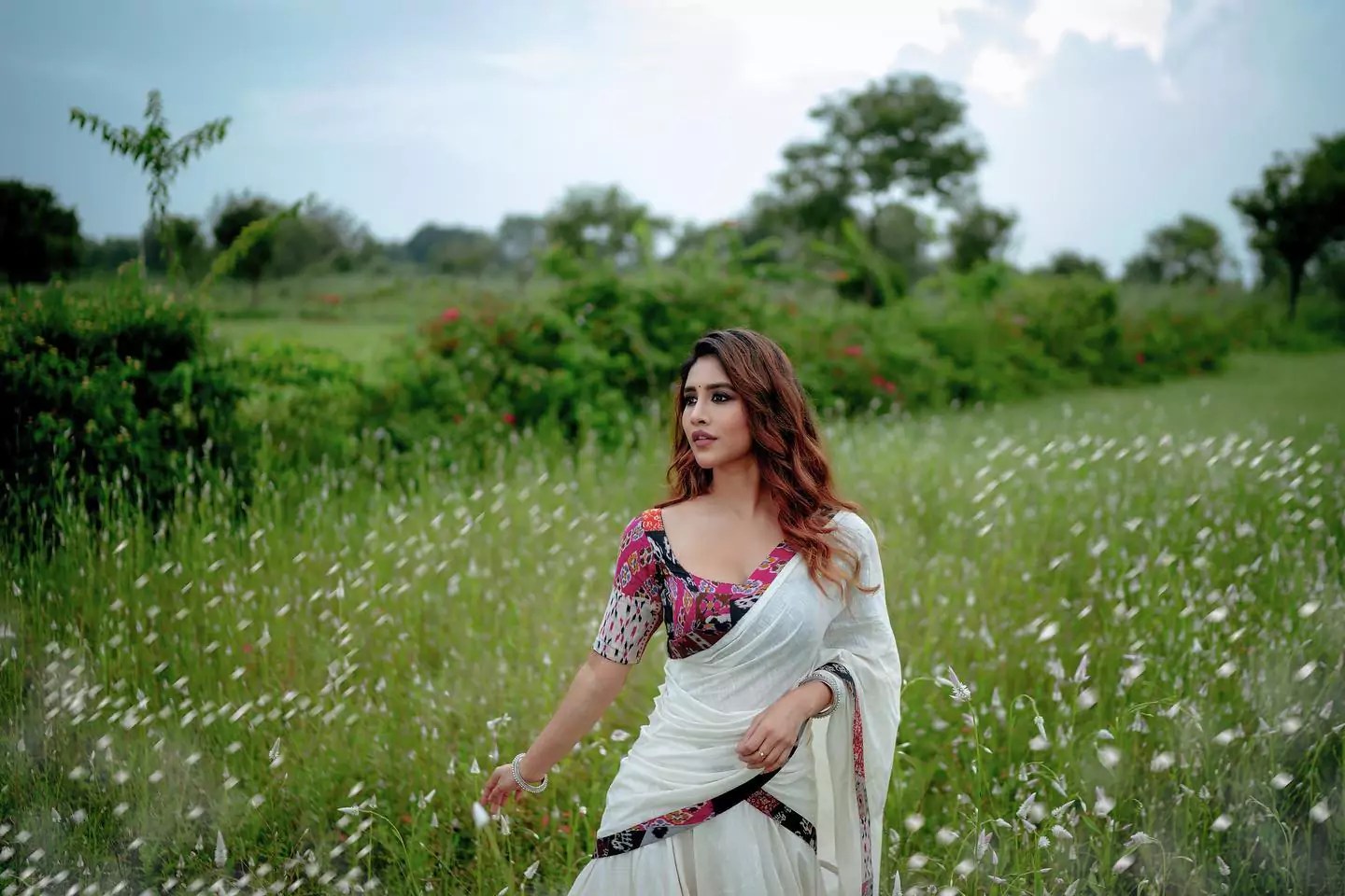 Nabha Natesh-White linen saree