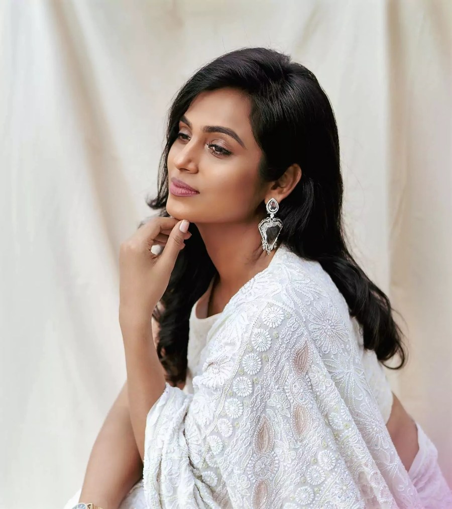 Ramya Pandian - White designer saree