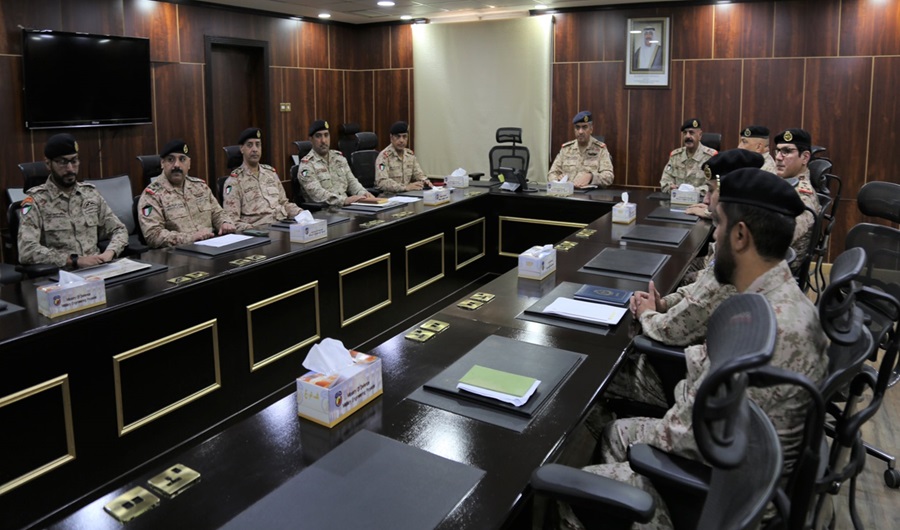 رئيس الأركان يتفقد هيئة العمليات والخطط بالجيش الكويتي رئيس الأركان يتفقد هيئة العمليات والخطط بالجيش الكويتي