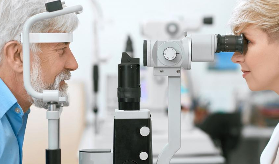 علماء يقومون بأول تجربة لعلاج العمى بالاستعانة بالخلايا الجذعية