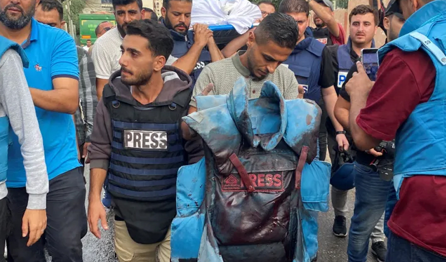 الغارديان: إسرائيل تنظر للصحفيين في غزة على أنهم &laquo;أهداف مشروعة للقتل&raquo;