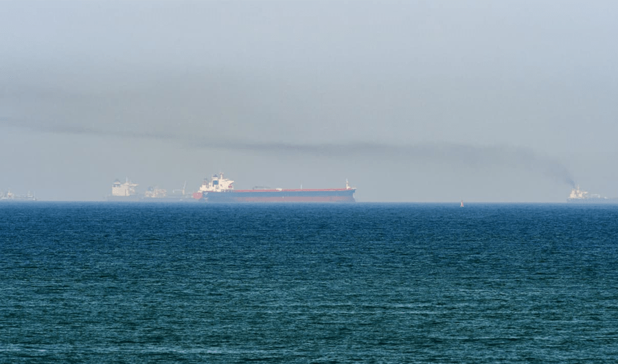 سلطنة عمان تعلن انقلاب ناقلة نفط ترفع علم جزر القمر قبالة سواحلها