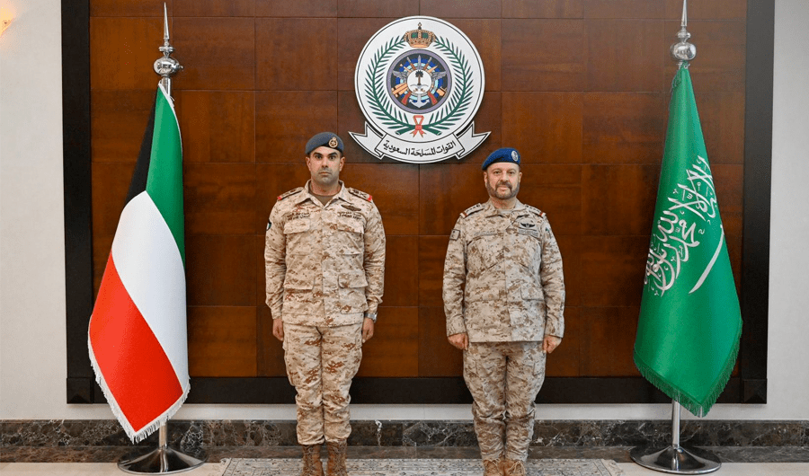 نائب رئيس الأركان العامة بالجيش الكويتي ورئيس الأركان العامة السعودي يبحثان في الرياض التعاون المشترك