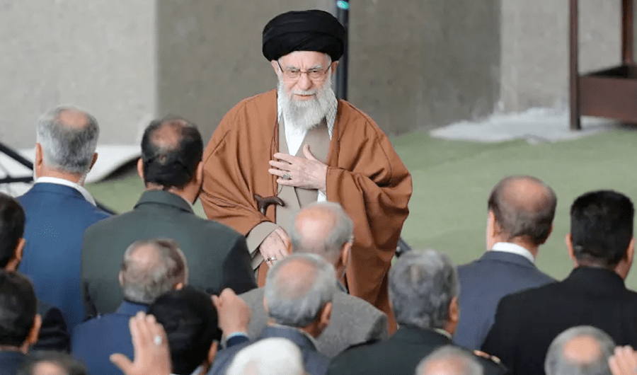 مستشار المرشد الإيراني: أي خطأ أمريكي سيضطرنا إلى تصنيع سلاح نووي