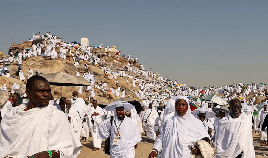 السعودية للحجاج: الزموا المخيمات يوم عرفة.. خلال ذروة الحرارة