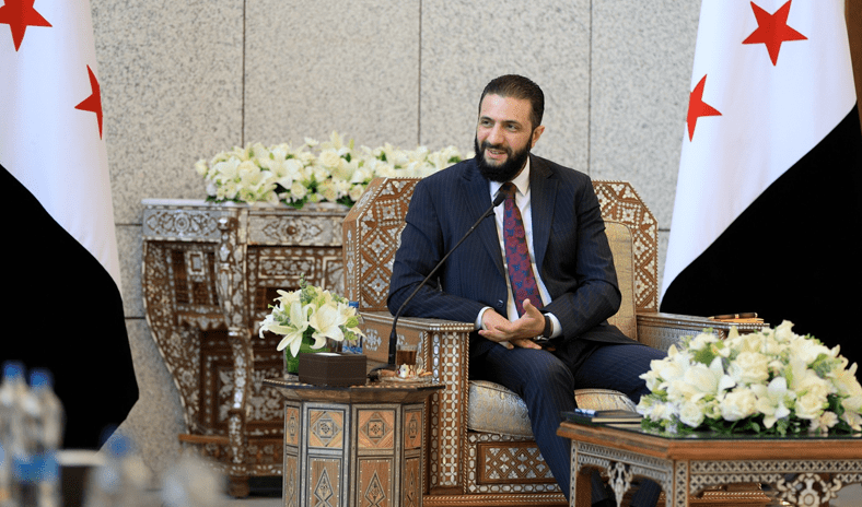 الرئيس السوري أحمد الشرع: لستُ امتداداً للأحزاب الإسلامية.. سواء التنظيمات الجهادية أو &laquo;الإخوان المسلمين&raquo;