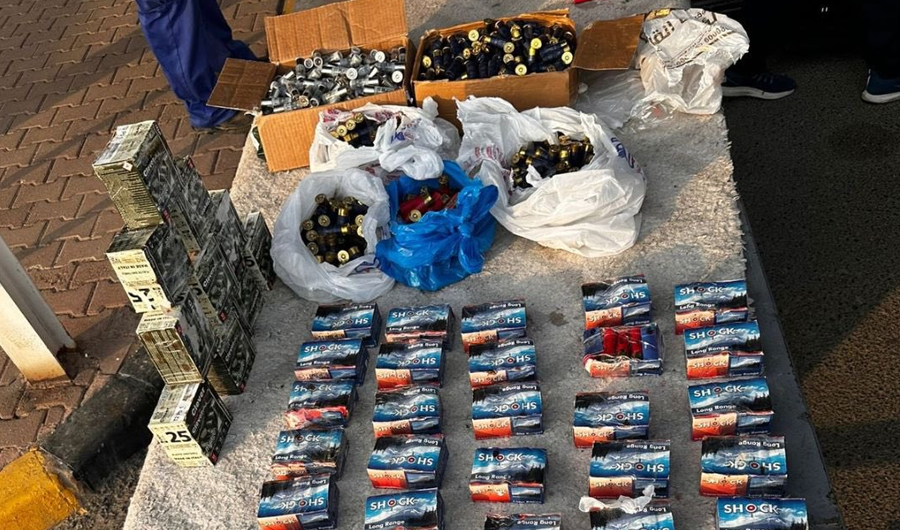 «الجمارك»: إحباط محاولة تهريب أسلحة وذخائر عبر منفذ العبدلي «الجمارك»: إحباط محاولة تهريب أسلحة وذخائر عبر منفذ العبدلي