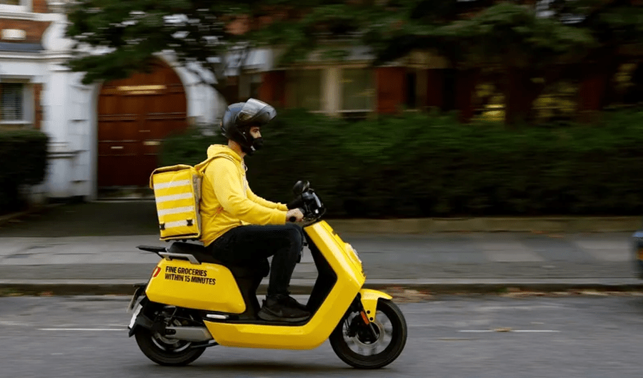 بريطانيا تعتقل 280 في حملة على سائقي التوصيل &laquo;غير القانونيين&raquo;