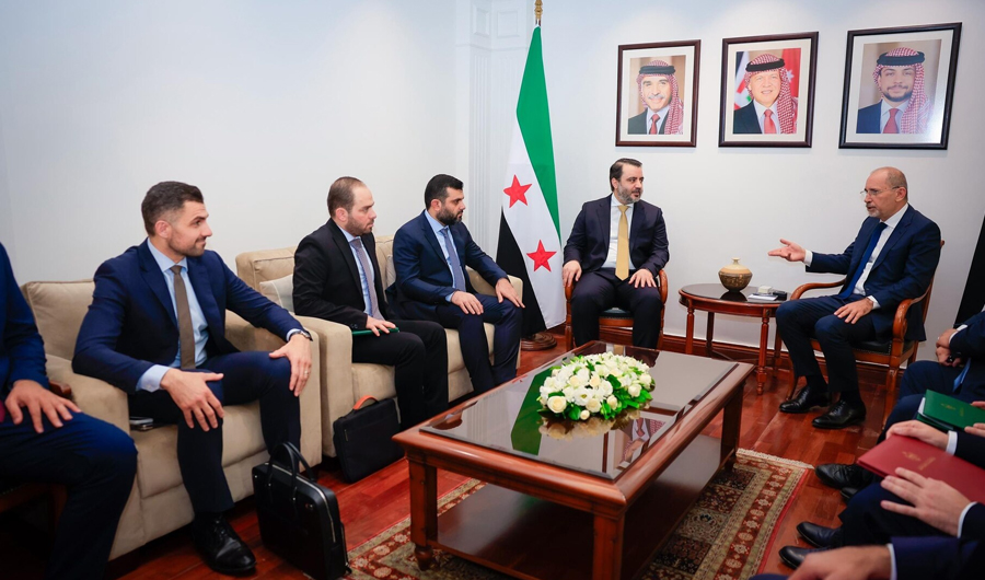 الصفدي يلتقي الشيباني في عمان قبيل لقائهما مع المبعوث الأميركي