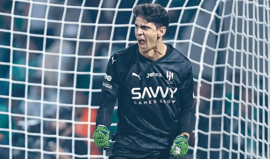 ياسين بونو حارس المنتخب المغربي والهلال السعودي مرشح لجائزة أفضل حارس في العالم