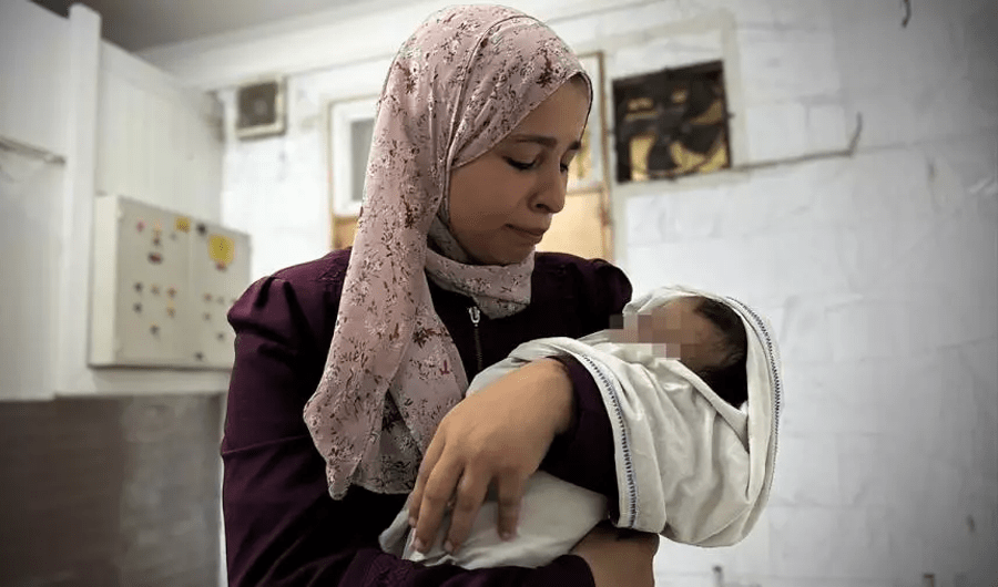 الرضيعة راسيل أبو مسعود.. ضحية جديدة من ضحايا المجاعة في غزة