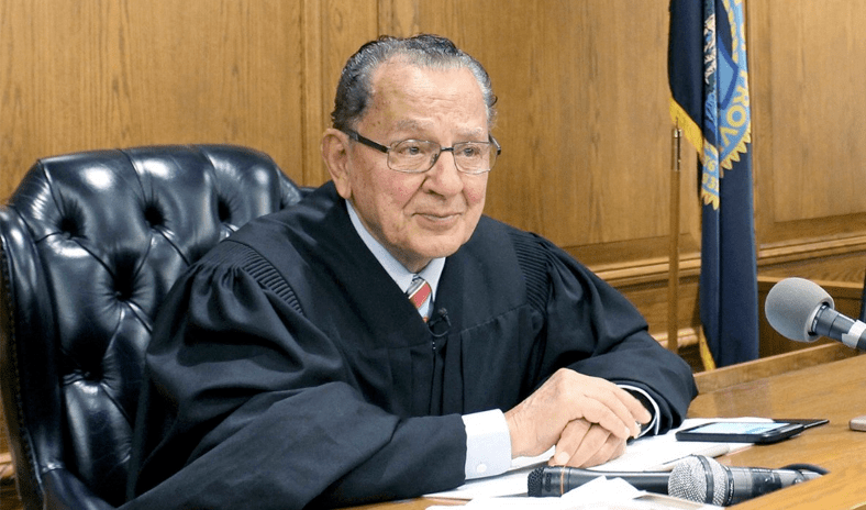 وفاة القاضي الرحيم فرانك كابريو عن عمر ناهز 88 عاماً