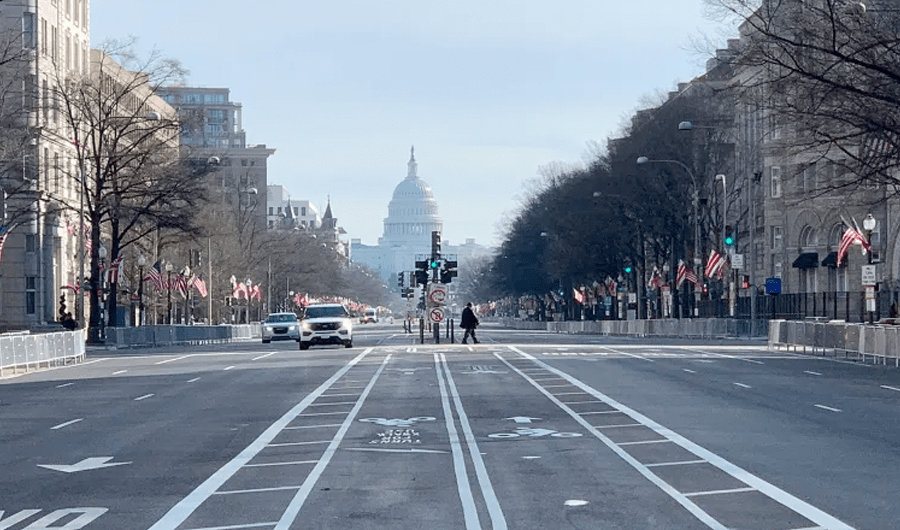 ترامب يدعو المشردين لإخلاء طرقات العاصمة واشنطن