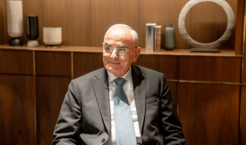 وزير الدفاع اللبناني: الكويت أول من يساعد لبنان في هزاته السياسية