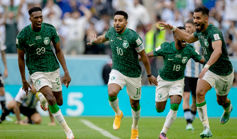 الاتحاد السعودي يسمح للاعب السعودي بالجمع بين كرة القدم ووظيفة أخرى
