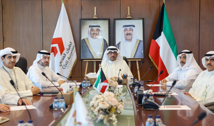 وزير الدفاع يزور &laquo;الطيران المدني&raquo; ويطلع على أبرز المشاريع القائمة والمستقبلية بالقطاع