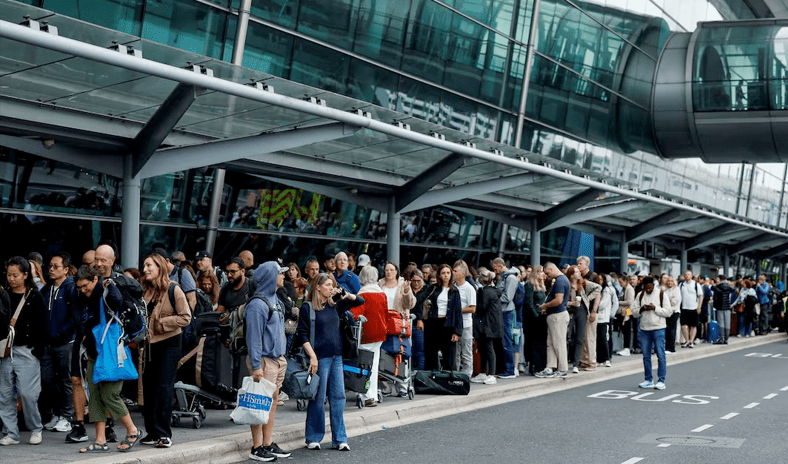 إخلاء آلاف الركاب من مطار دبلن بأيرلندا لأسباب أمنية