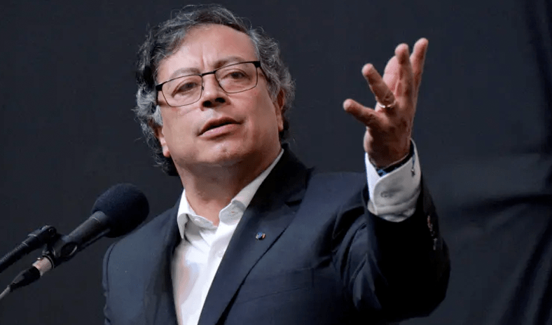 واشنطن تلغي تأشيرة الرئيس الكولومبي بعد مشاركته في وقفة مؤيدة لغزة بنيويورك واشنطن تلغي تأشيرة الرئيس الكولومبي بعد مشاركته في وقفة مؤيدة لغزة بنيويورك