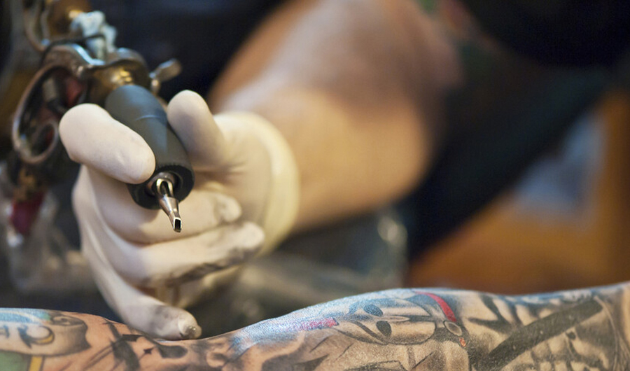 كوريا الجنوبية تقر قانوناً يشرع مهنة الوشم بعد حظر 30 عاماً