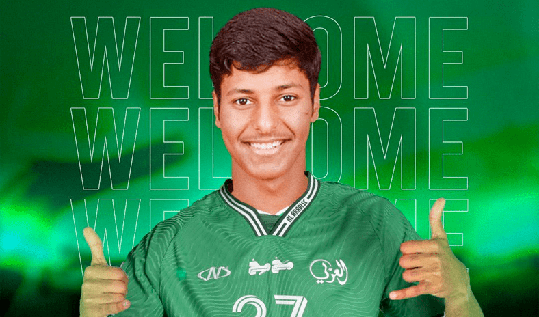 الاتحاد الموريتاني ينفي انتقال عمر العازمي إلى نادي إنزندان