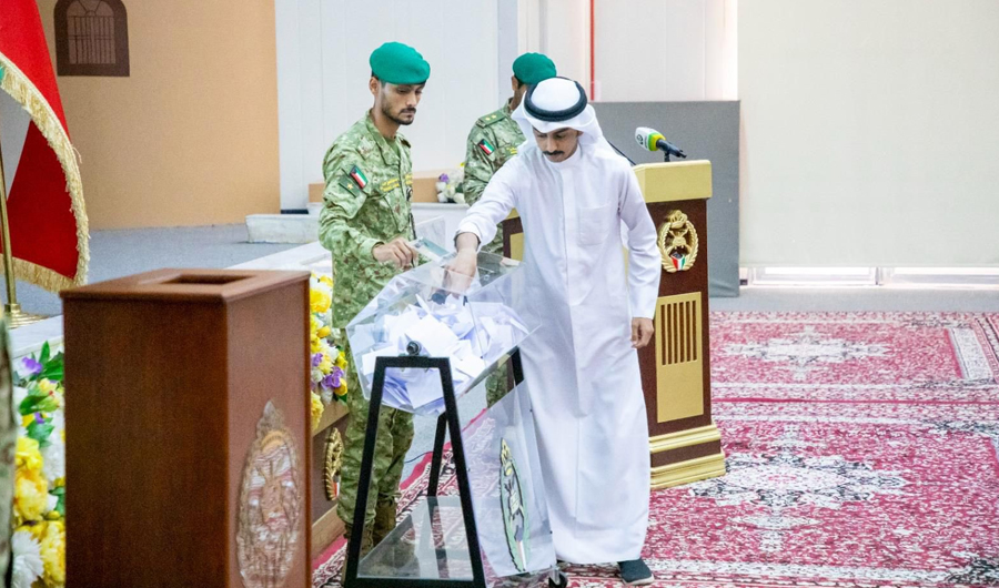 الحرس الوطني يجري قرعة لاختيار دفعة جديدة من الطلبة الضباط