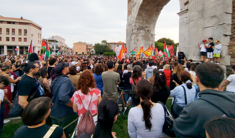 يوم إضراب شامل ومظاهرات حاشدة في إيطاليا للتنديد بالإبادة الجماعية في غزة يوم إضراب شامل ومظاهرات حاشدة في إيطاليا للتنديد بالإبادة الجماعية في غزة