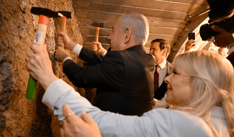 نتنياهو وروبيو يفتتحان نفقاً تهويدياً في القدس على بعد أمتار من المسجد الأقصى