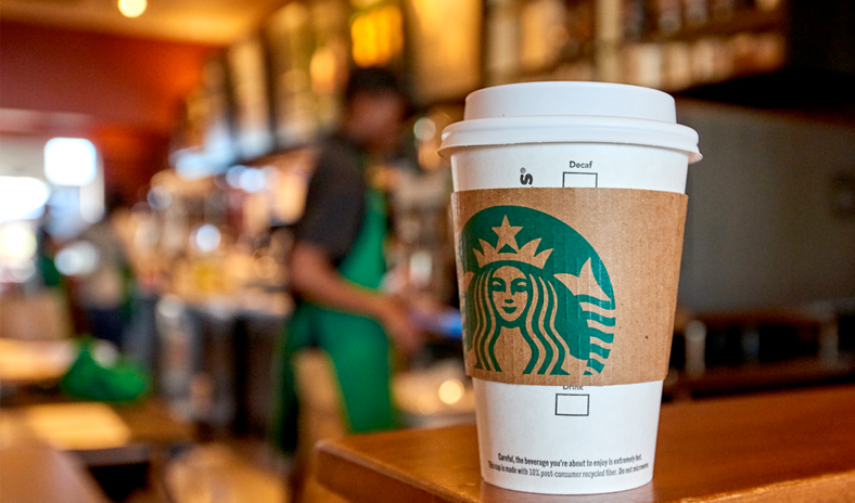 المقاطعة تجبر ستاربكس على إغلاق مئات الفروع وتسريح الموظفين في أميركا وكندا