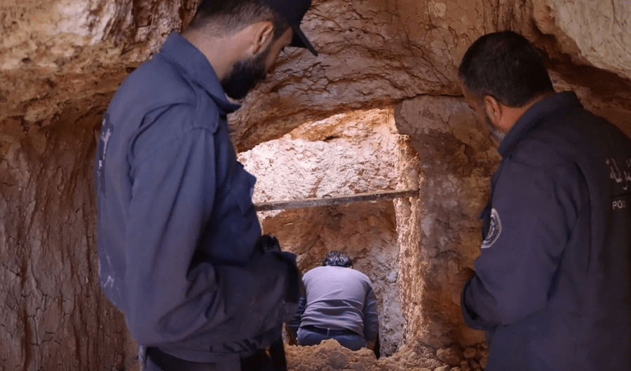 سوريا.. العثور على سجن «تحت الأرض» استخدمه نظام الأسد سوريا.. العثور على سجن «تحت الأرض» استخدمه نظام الأسد