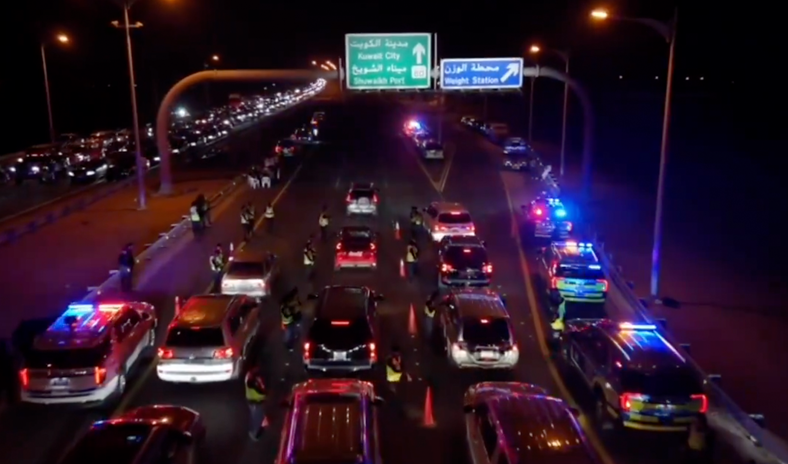 &laquo;الداخلية&raquo; تنفّذ حملة أمنية ومرورية موسّعة على جسر الشيخ جابر