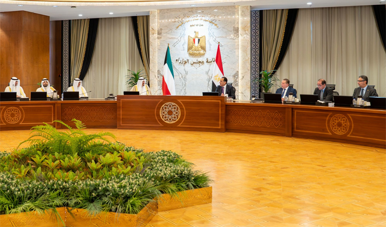 سمو رئيس الوزراء يعقد جلسة مباحثات رسمية مع نظيره المصري سمو رئيس الوزراء يعقد جلسة مباحثات رسمية مع نظيره المصري