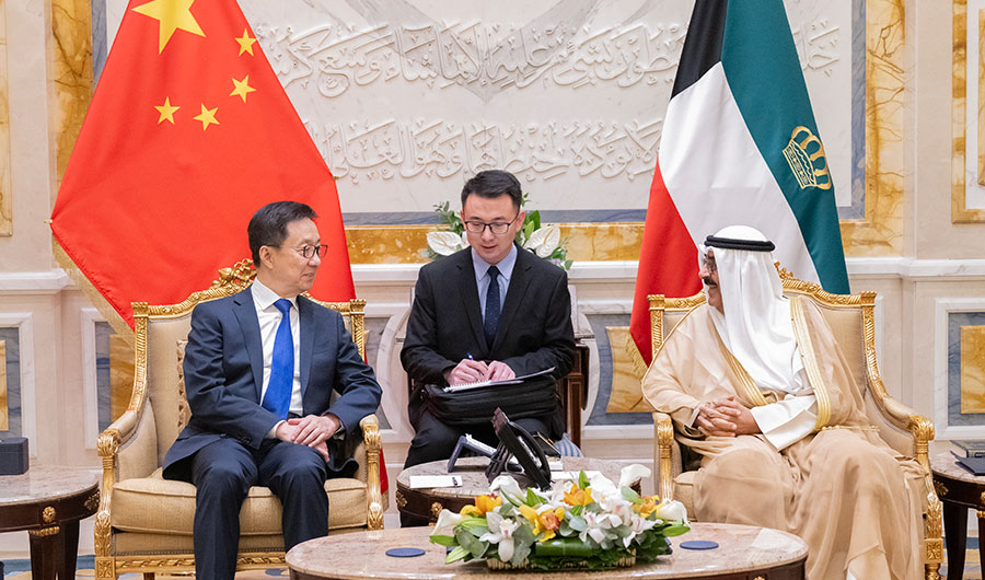 سمو الأمير يستعرض مع نائب الرئيس الصيني تعزيز التعاون سمو الأمير يستعرض مع نائب الرئيس الصيني تعزيز التعاون