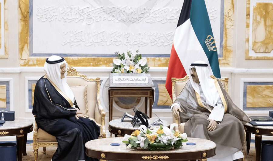 سمو الأمير يستقبل رئيس وأعضاء مجلس أمناء مركز أكسفورد للدراسات الإسلامية