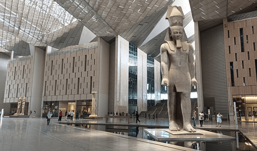 العالم يترقّب افتتاح المتحف المصري الكبير.. بمشاركة 79 وفداً رسمياً العالم يترقّب افتتاح المتحف المصري الكبير.. بمشاركة 79 وفداً رسمياً