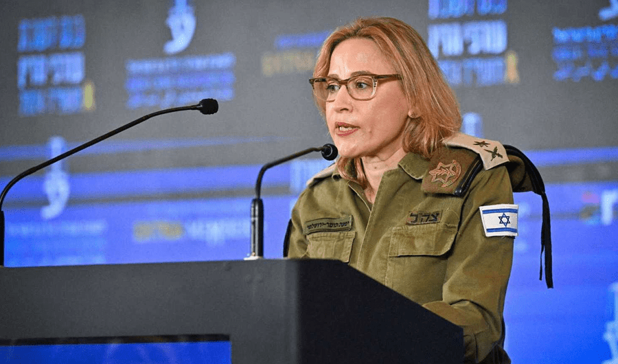 إسرائيل تضع المدعية العسكرية السابقة قيد الإقامة الجبرية إسرائيل تضع المدعية العسكرية السابقة قيد الإقامة الجبرية