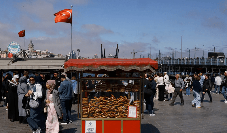 نقل العشرات إلى المستشفيات بتركيا للاشتباه بإصابتهم بتسمم غذائي