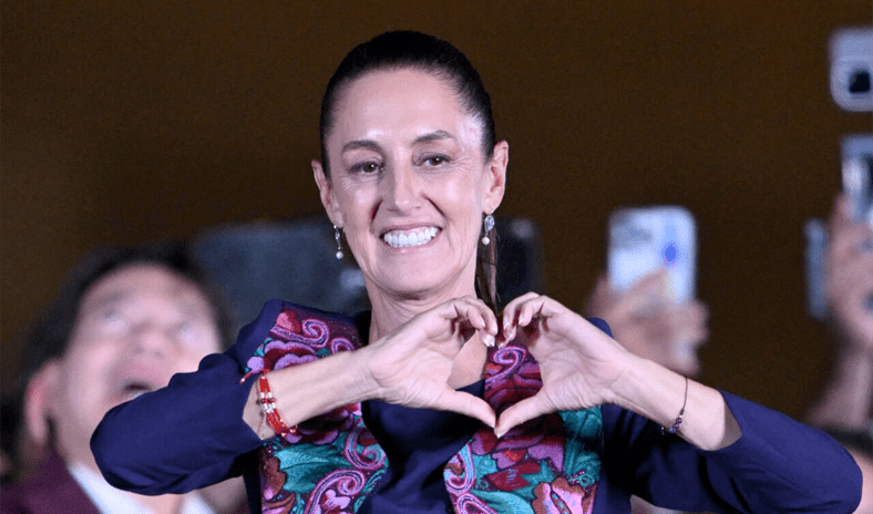 اعتقال رجل تحرش برئيسة المكسيك أثناء لقاء شعبي